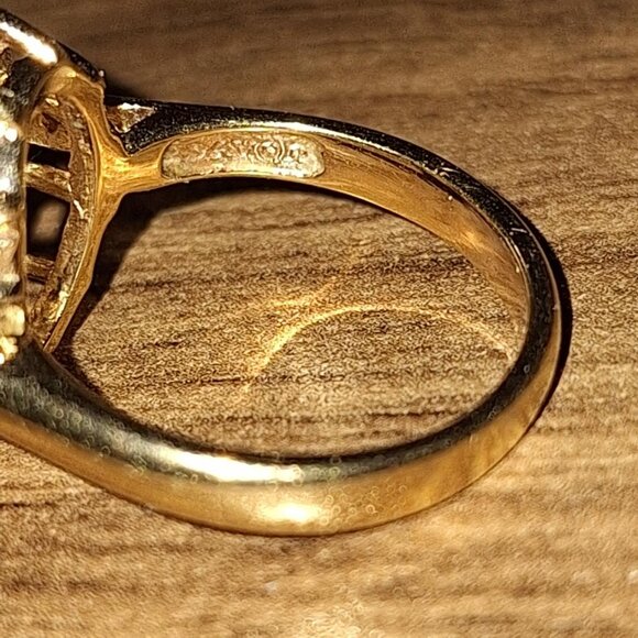 Avon Pearl Ruby Red Rhinestone Oval Ring, Gold Tone - Picture 6 of 13